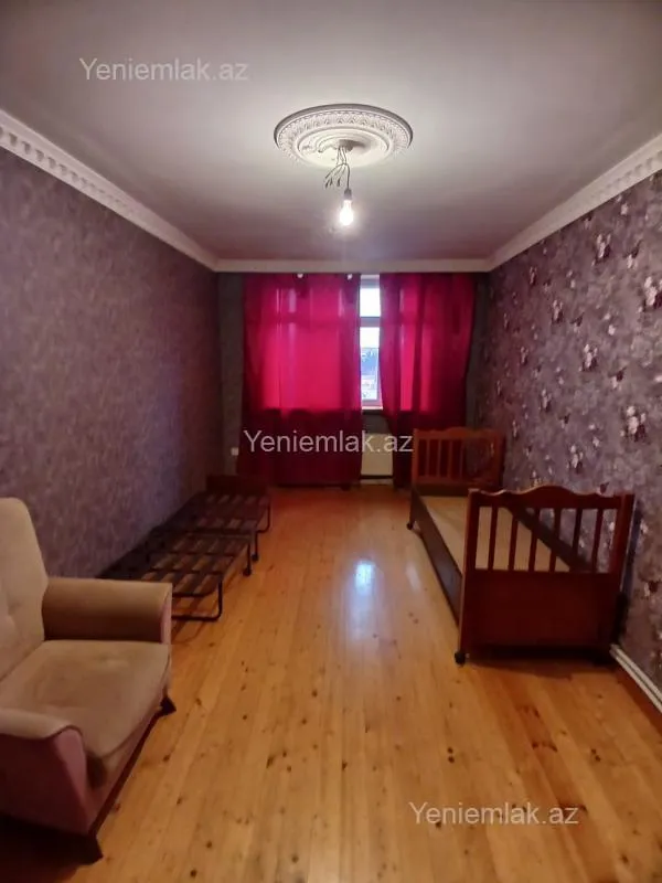 Satılır 3 otaqlı köhnə tikili 78 m²