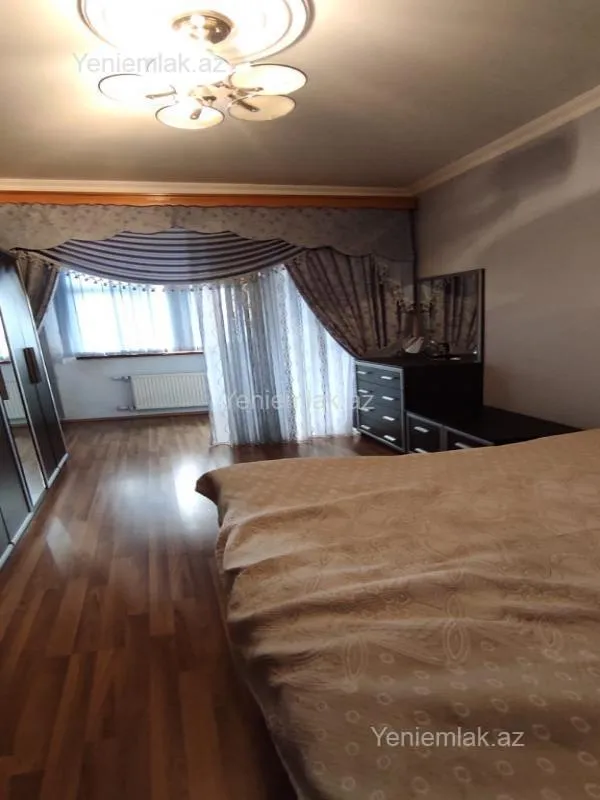 Satılır 4 otaqlı köhnə tikili 90 m²