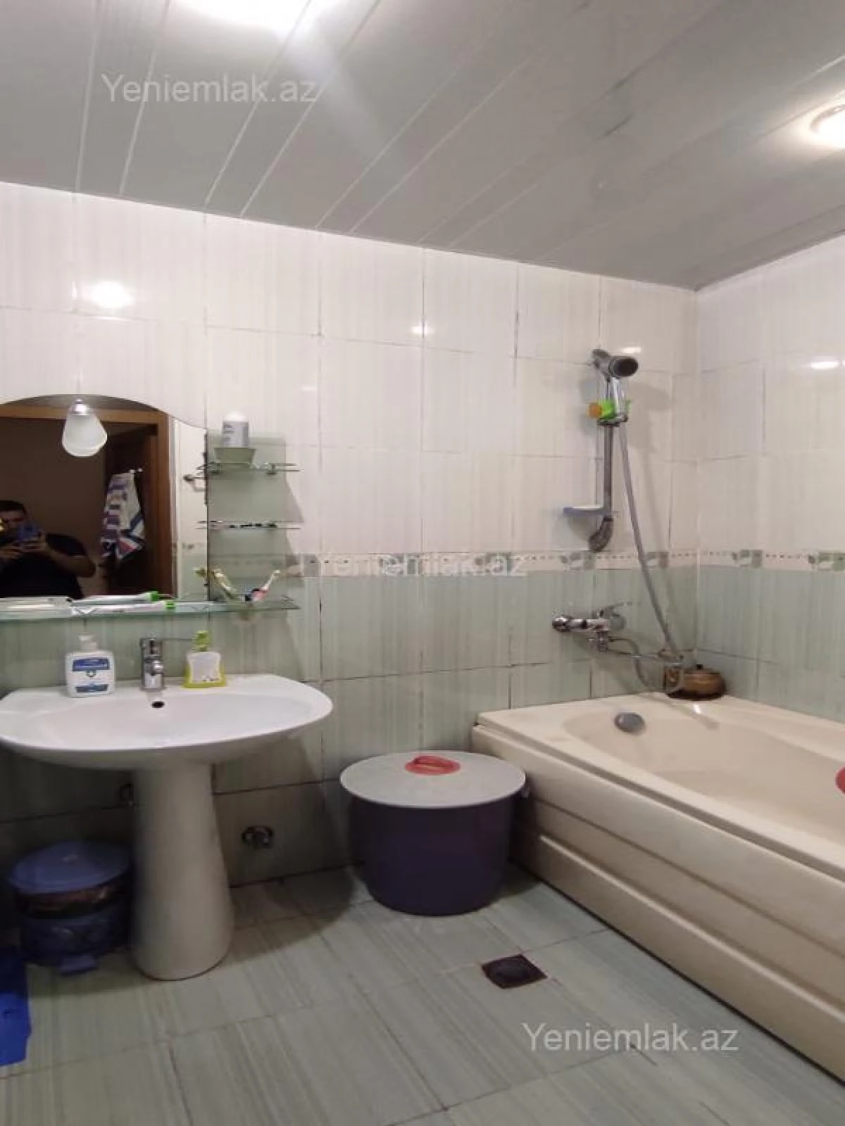 Satılır 4 otaqlı köhnə tikili 90 m²