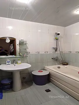 Satılır 4 otaqlı köhnə tikili 90 m²