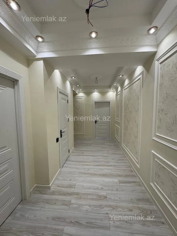 Satılır 3 otaqlı yeni tikili 83 m²