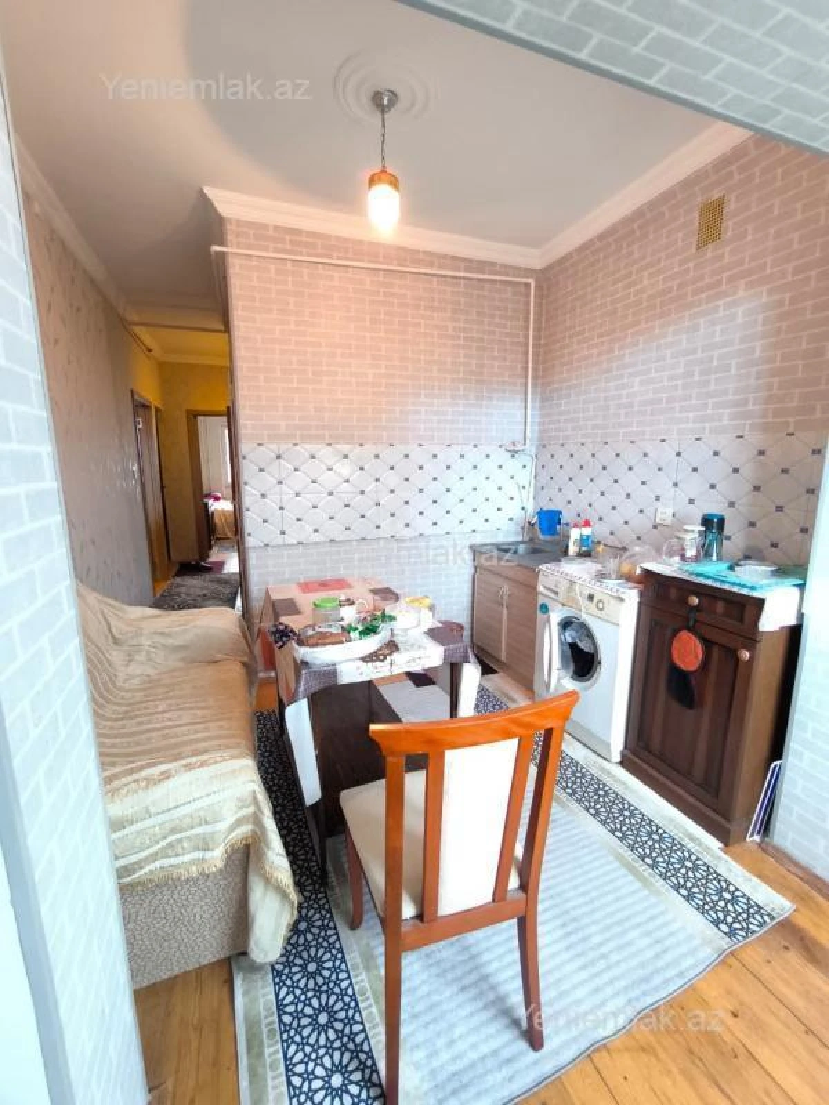 Satılır 2 otaqlı köhnə tikili 60 m²