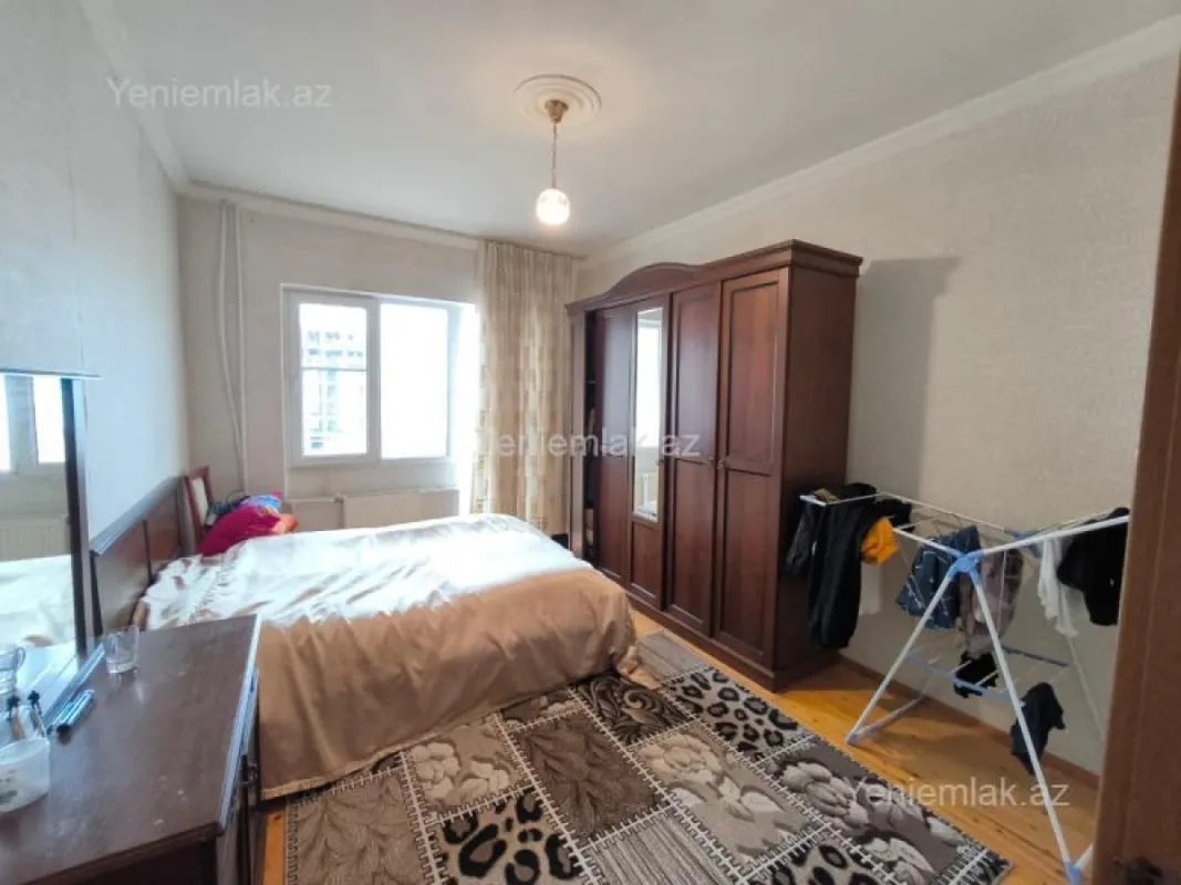 Satılır 2 otaqlı köhnə tikili 60 m²