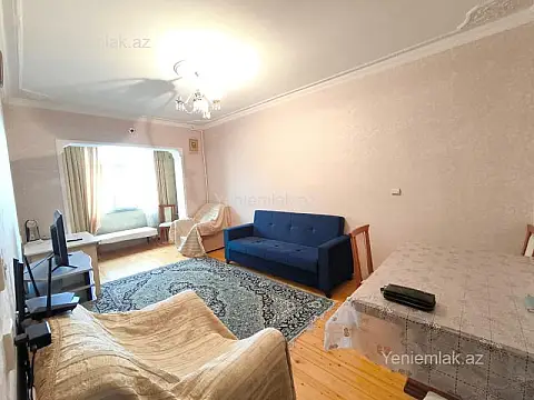 Satılır 2 otaqlı köhnə tikili 60 m²