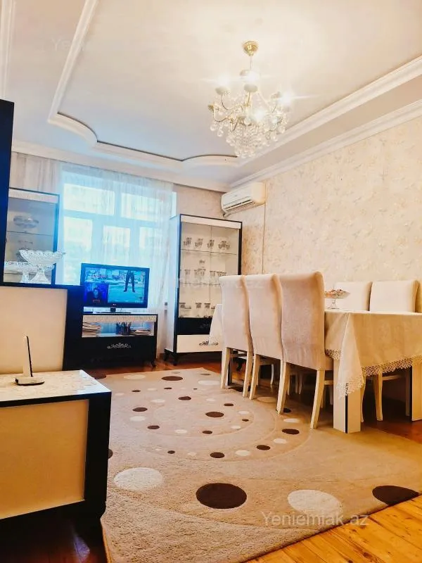 Satılır 3 otaqlı köhnə tikili 80 m²