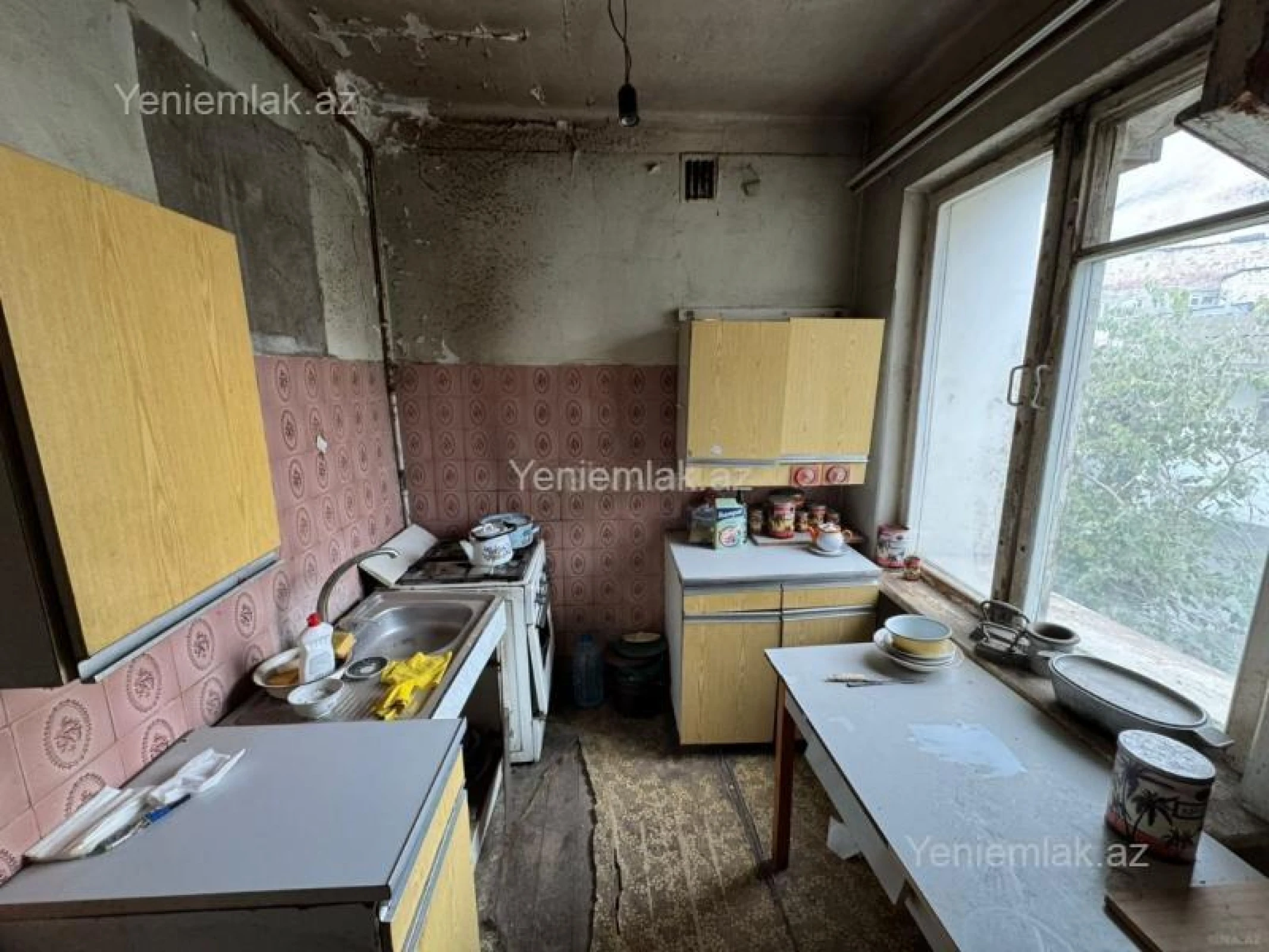 Satılır 2 otaqlı köhnə tikili 65 m²