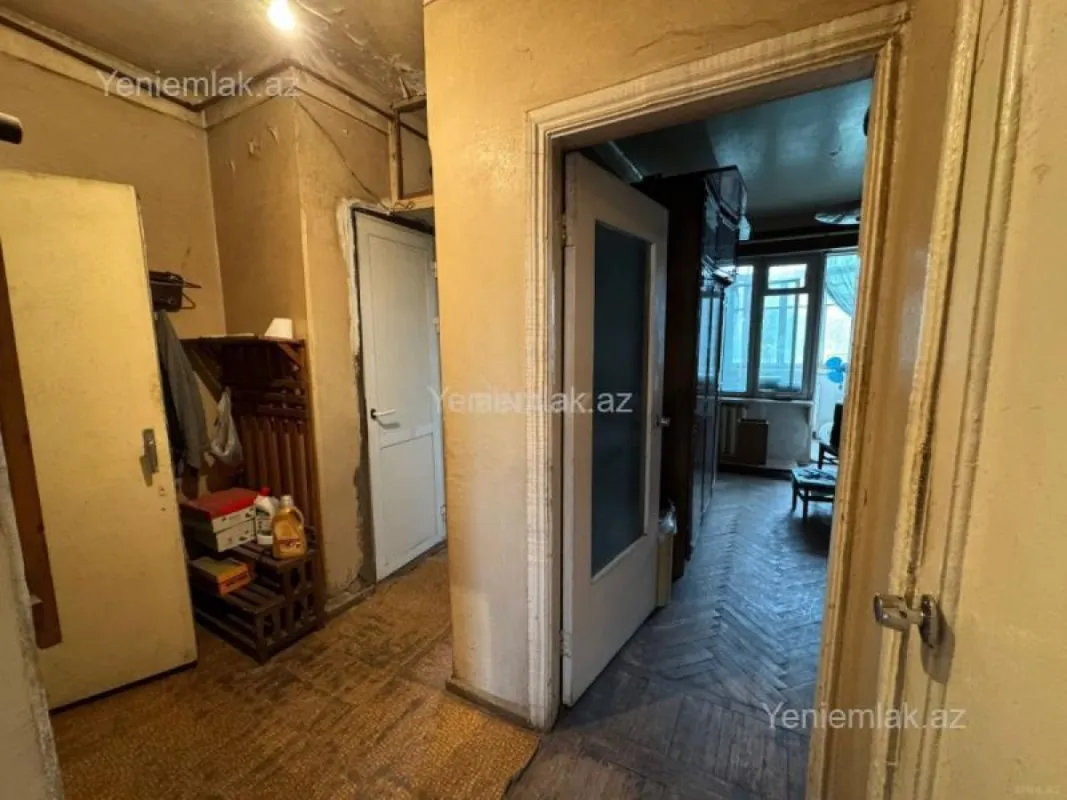 Satılır 2 otaqlı köhnə tikili 65 m²