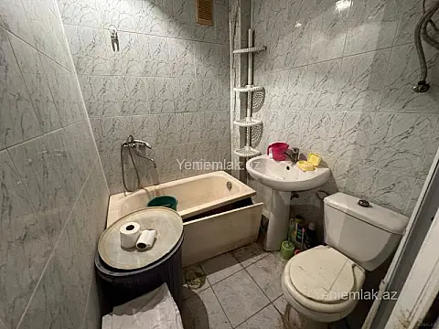 Satılır 2 otaqlı köhnə tikili 65 m²