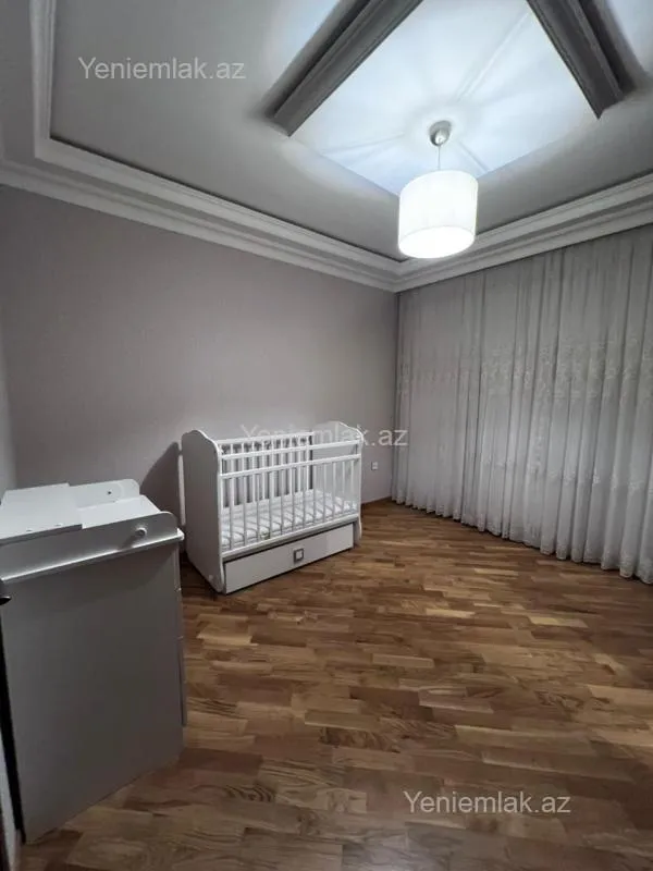 Satılır köhnə tikili 85 m²