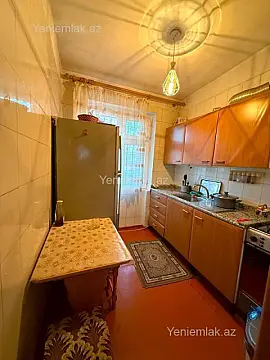 Satılır 3 otaqlı köhnə tikili 80 m²