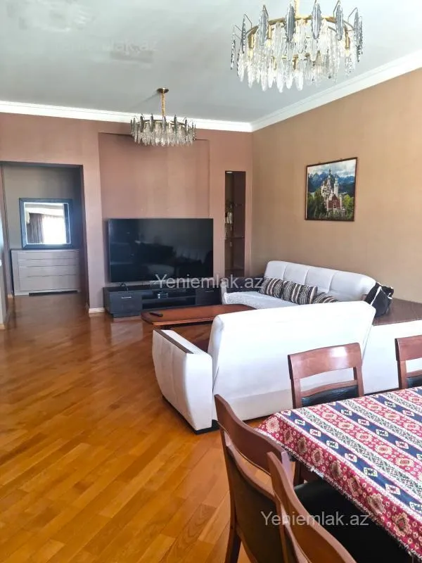 Satılır 4 otaqlı yeni tikili 175 m²