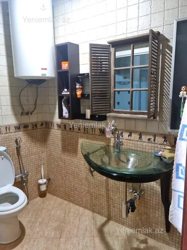 Satılır 4 otaqlı yeni tikili 175 m²