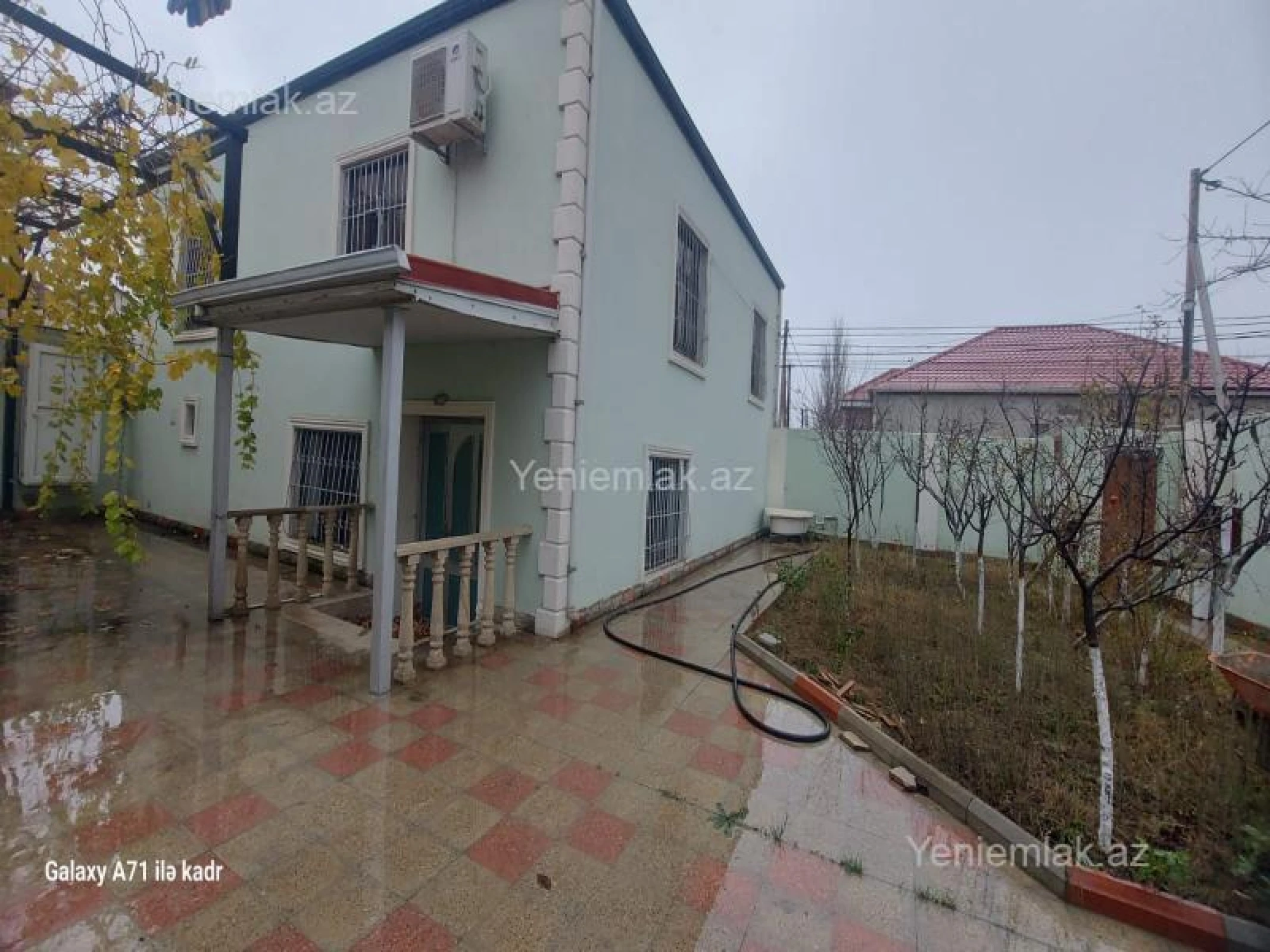 Satılır 4 otaqlı həyət evi 200 m²