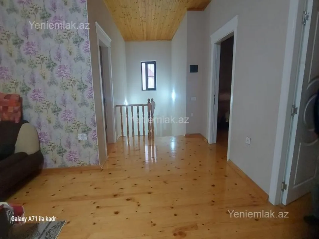 Satılır 4 otaqlı həyət evi 200 m²