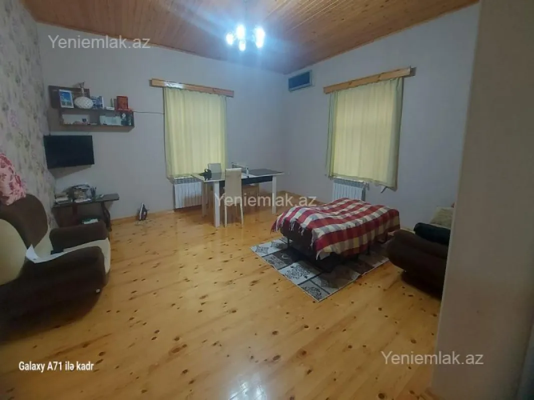 Satılır 4 otaqlı həyət evi 200 m²