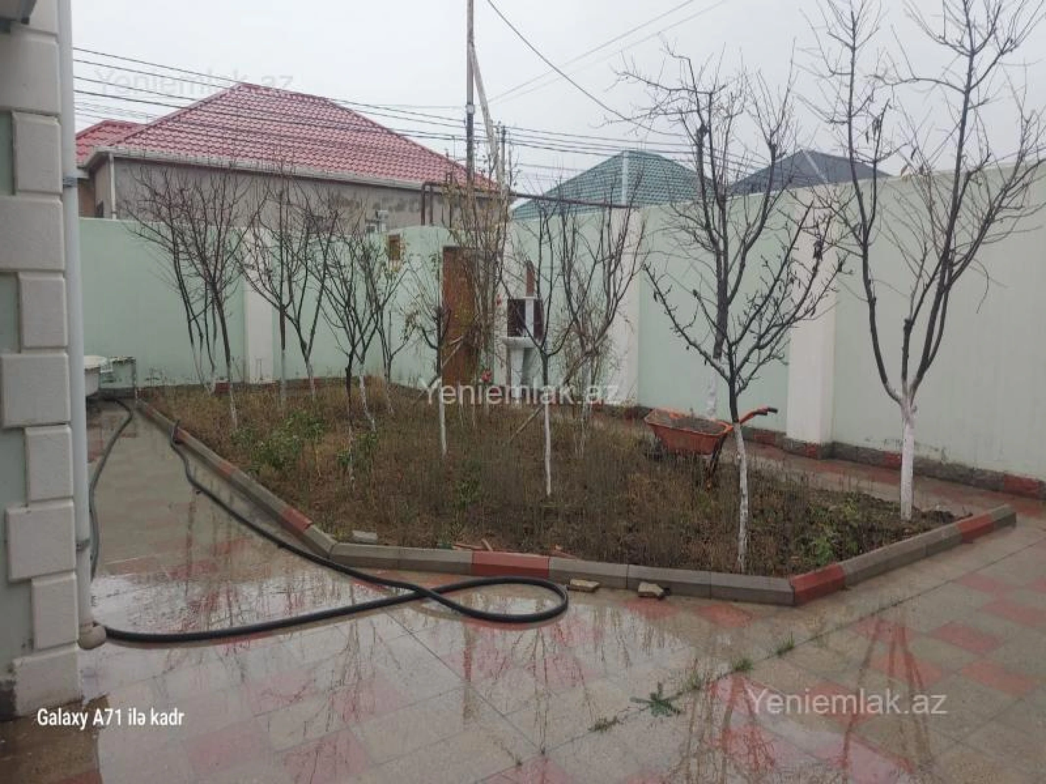 Satılır 4 otaqlı həyət evi 200 m²