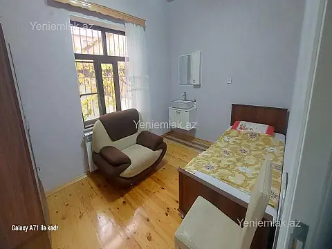 Satılır 4 otaqlı həyət evi 200 m²