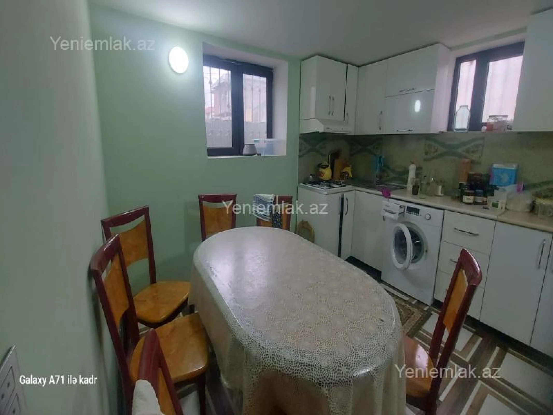 Satılır 4 otaqlı həyət evi 200 m²