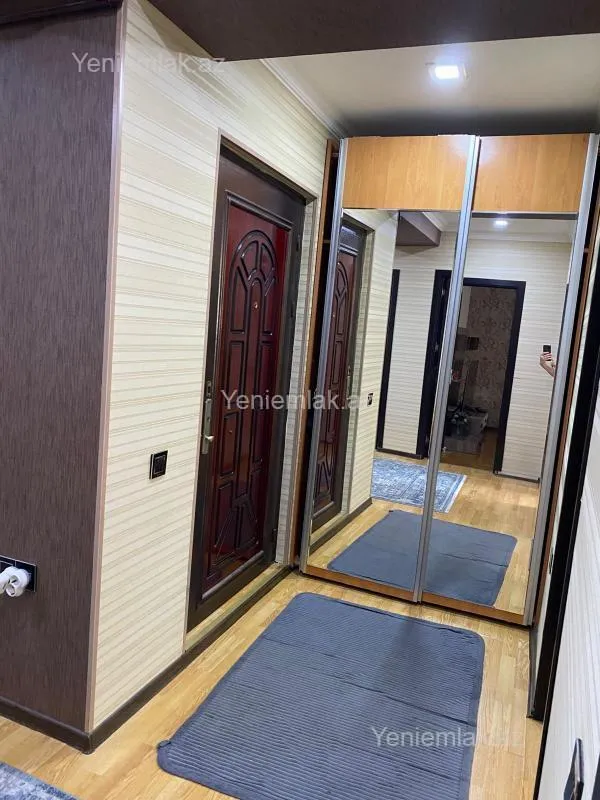 Satılır 3 otaqlı köhnə tikili 100 m²