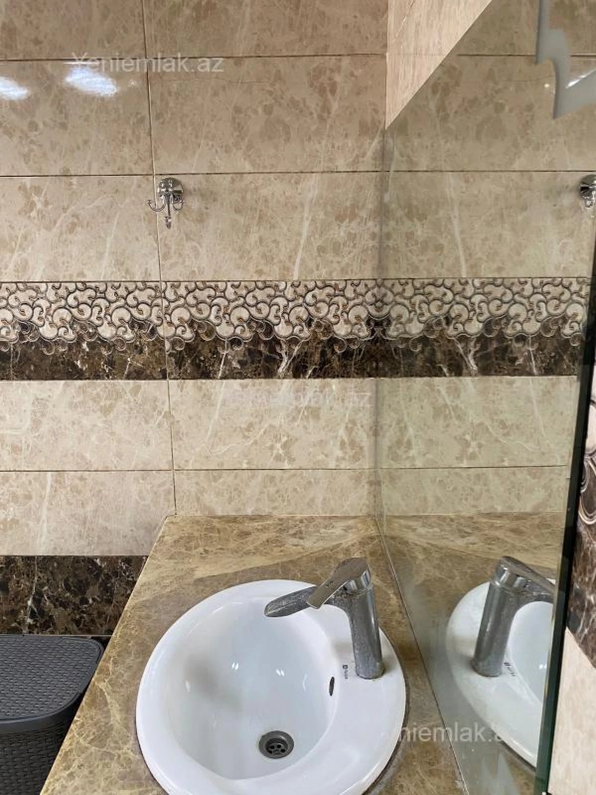 Satılır 3 otaqlı köhnə tikili 100 m²