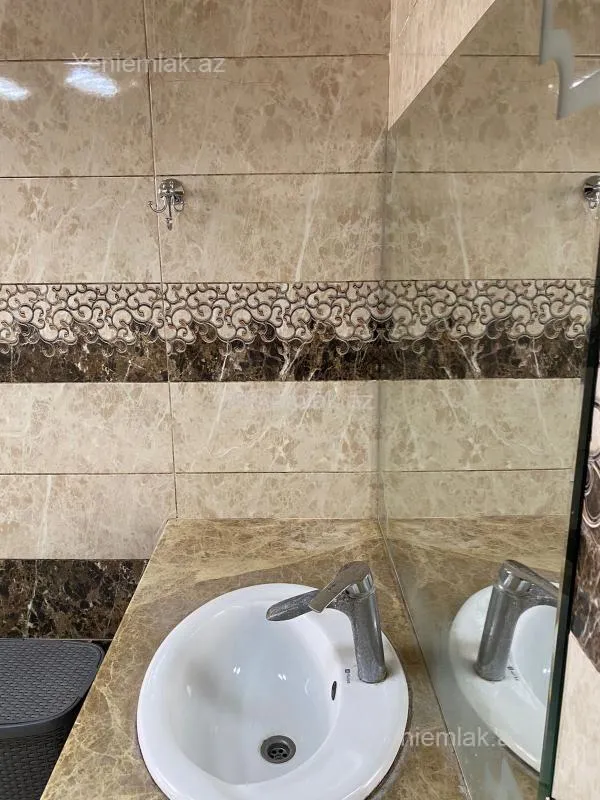 Satılır 3 otaqlı köhnə tikili 100 m²