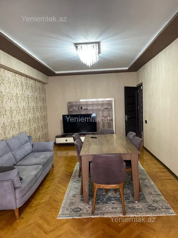 Satılır 3 otaqlı köhnə tikili 100 m²