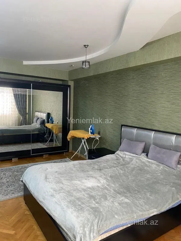 Satılır 3 otaqlı köhnə tikili 100 m²