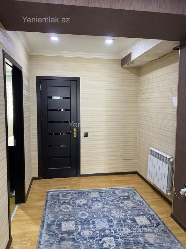 Satılır 3 otaqlı köhnə tikili 100 m²