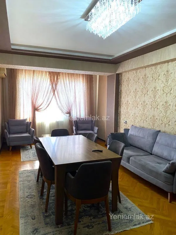 Satılır 3 otaqlı köhnə tikili 100 m²