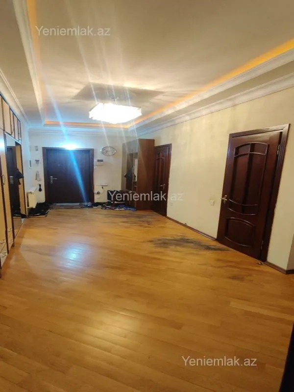 Satılır 3 otaqlı yeni tikili 150 m²
