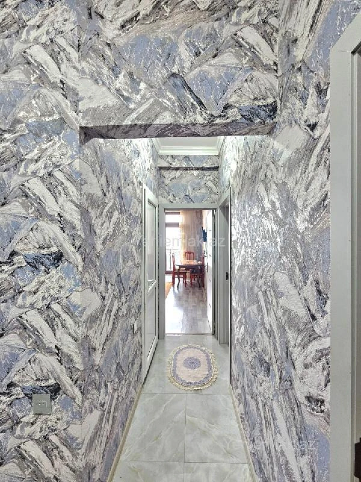 Satılır 2 otaqlı yeni tikili 60 m²