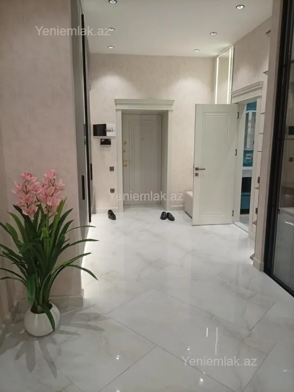 Satılır 3 otaqlı yeni tikili 142 m²