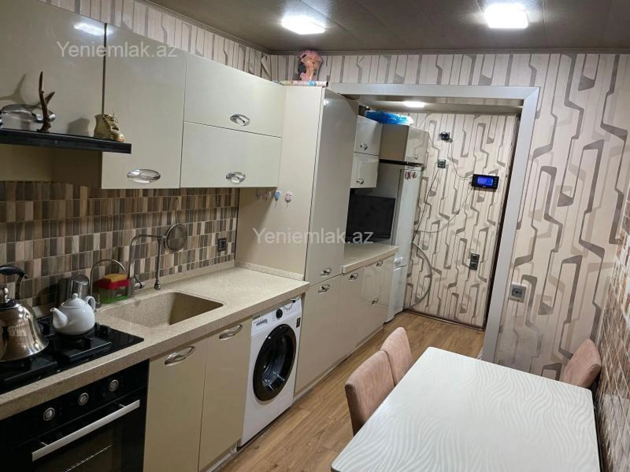 Satılır 3 otaqlı köhnə tikili 68 m²