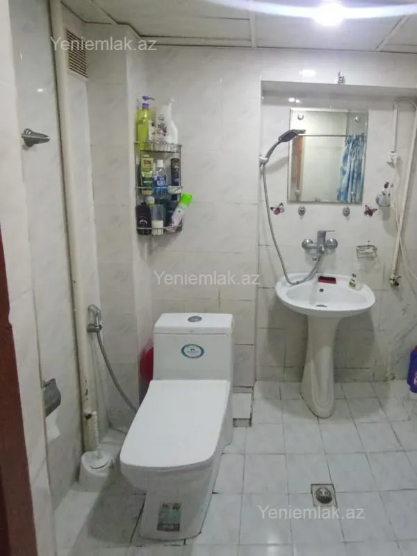 Satılır 2 otaqlı köhnə tikili 50 m²