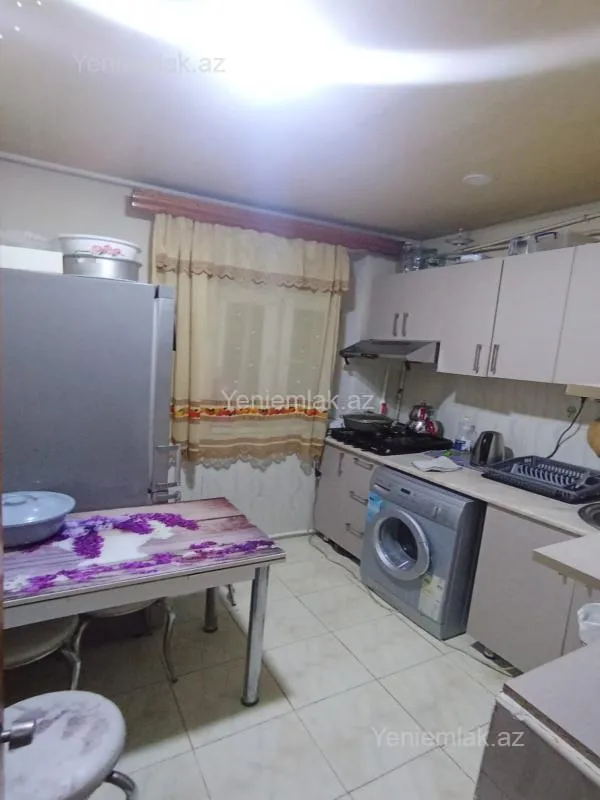 Satılır 2 otaqlı köhnə tikili 50 m²
