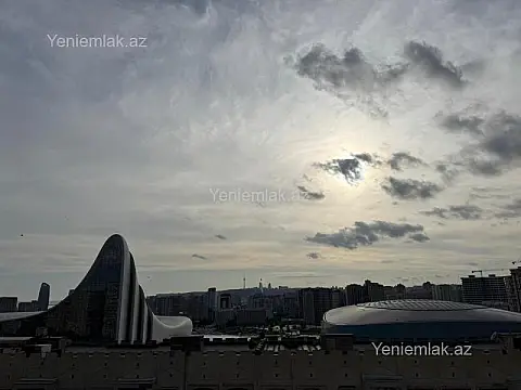 Satılır 3 otaqlı yeni tikili 135 m²