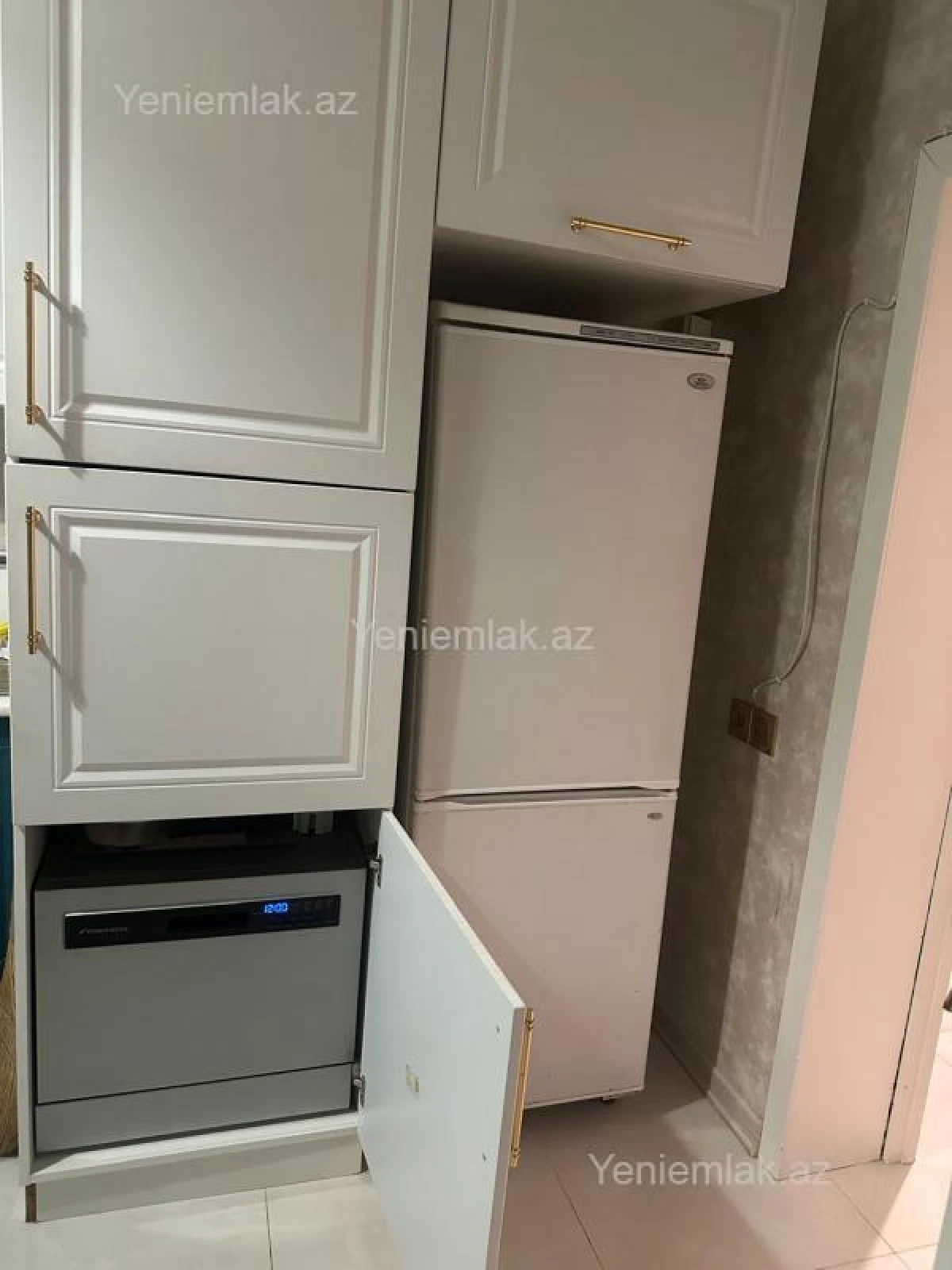 Satılır 2 otaqlı yeni tikili 87 m²