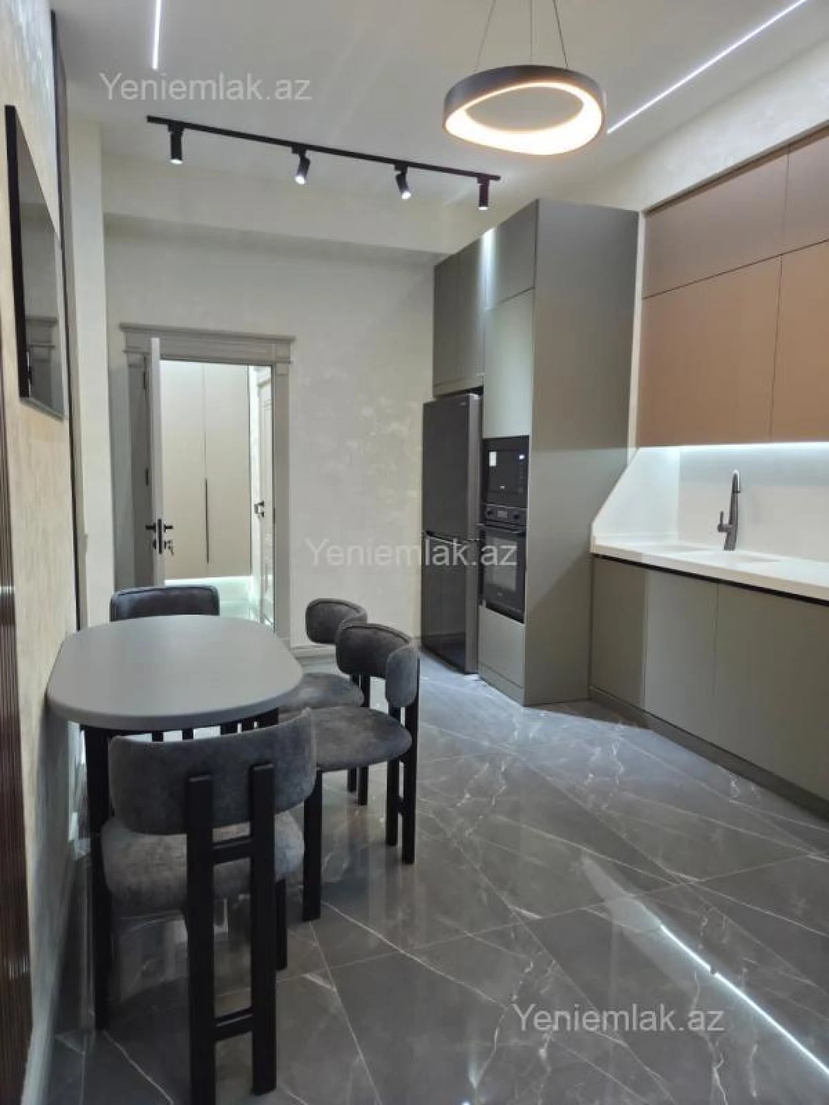 Satılır 2 otaqlı yeni tikili 96 m²