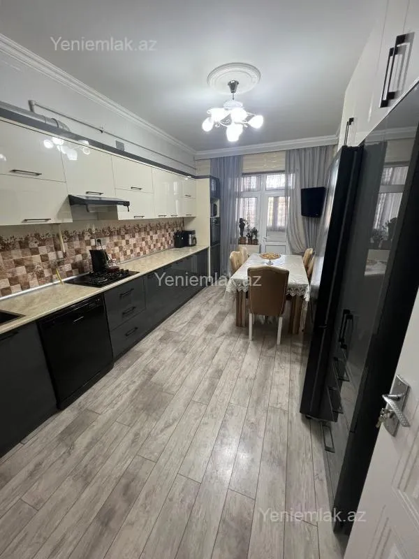 Satılır 4 otaqlı yeni tikili 128 m²