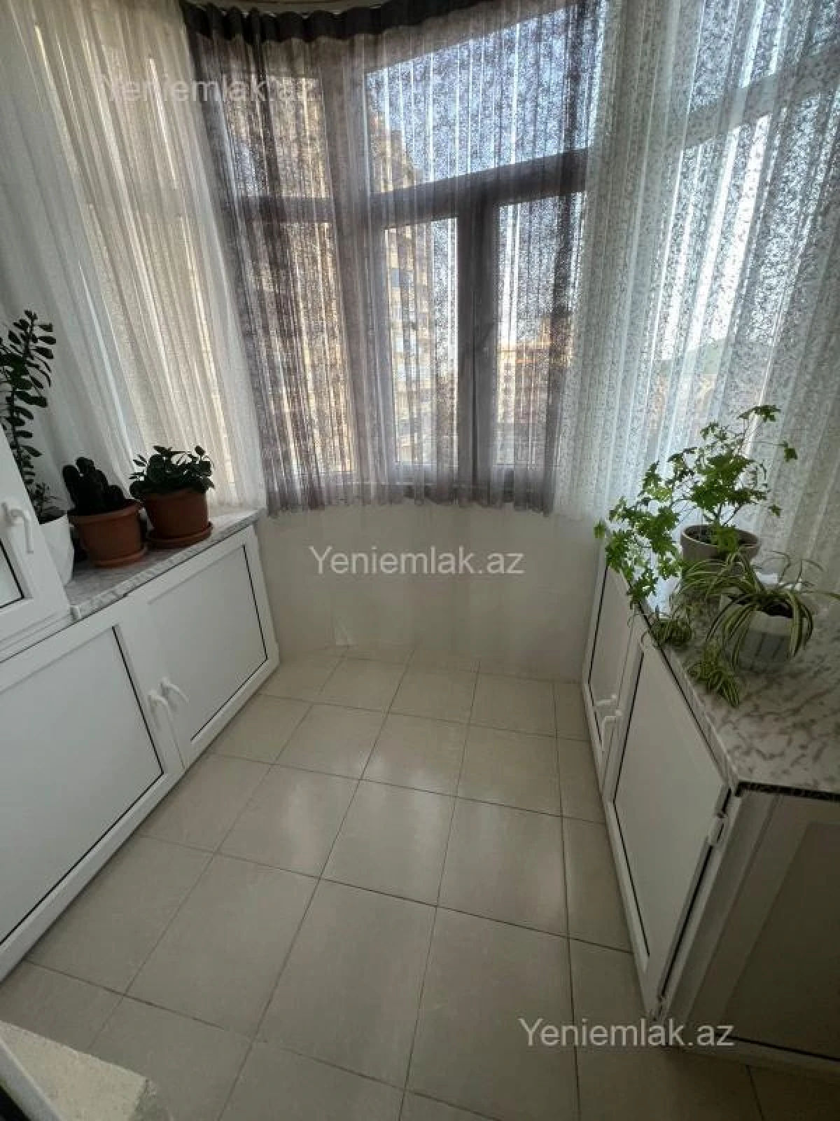 Satılır 4 otaqlı yeni tikili 128 m²