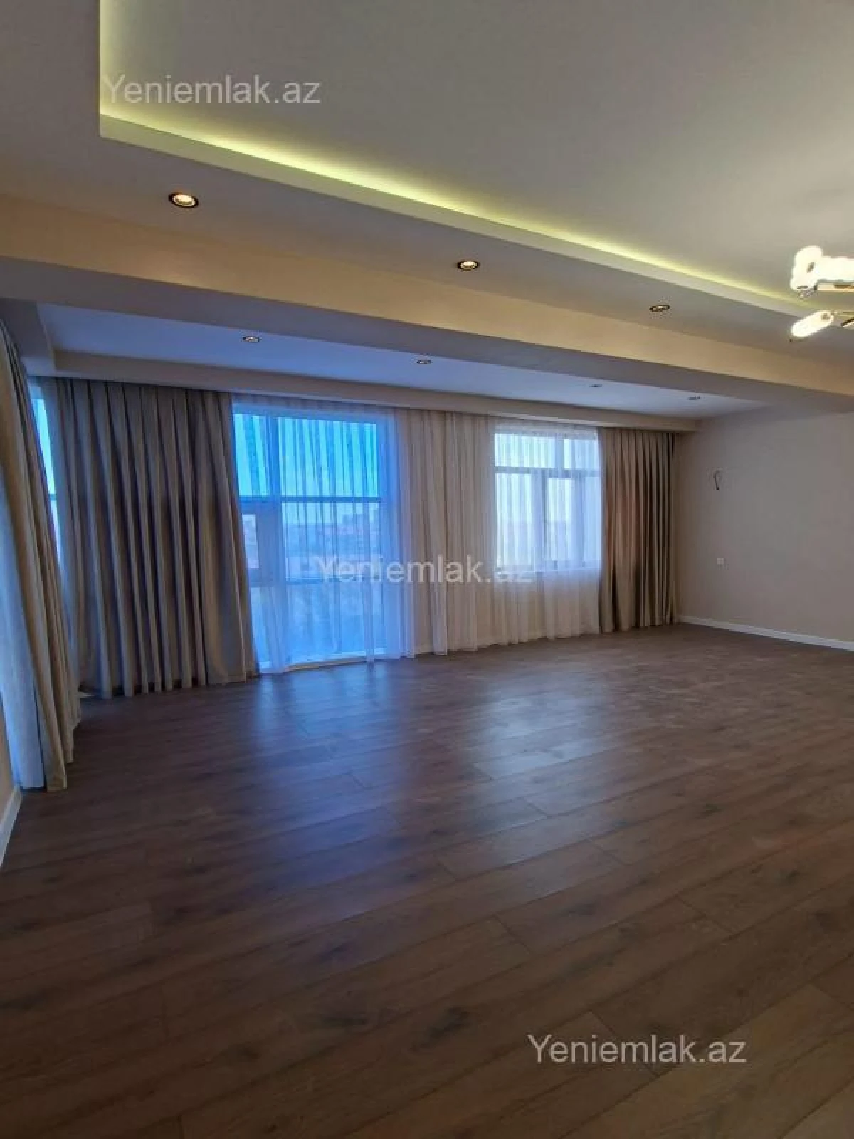 Satılır 3 otaqlı yeni tikili 131 m²