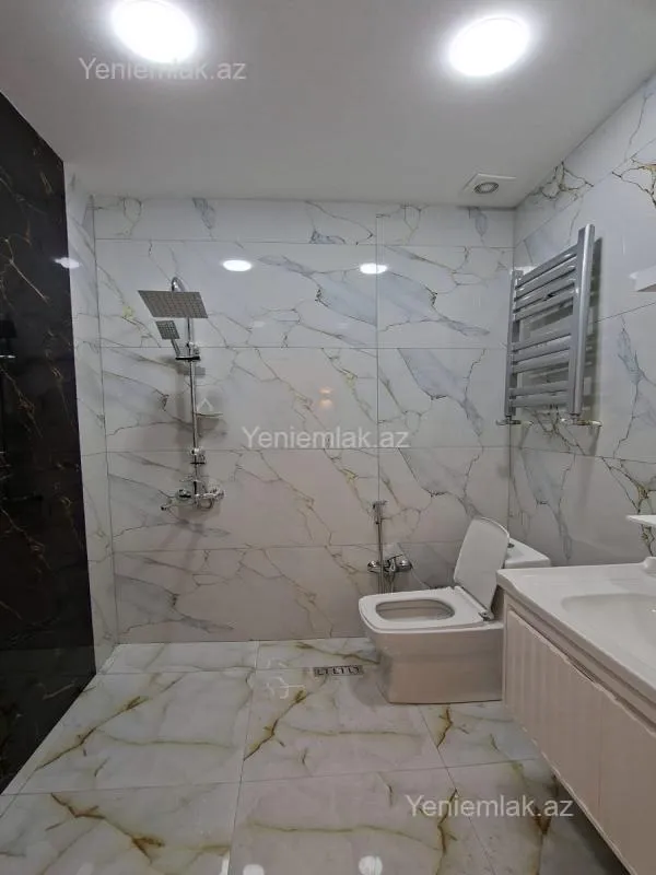 Satılır 3 otaqlı yeni tikili 131 m²