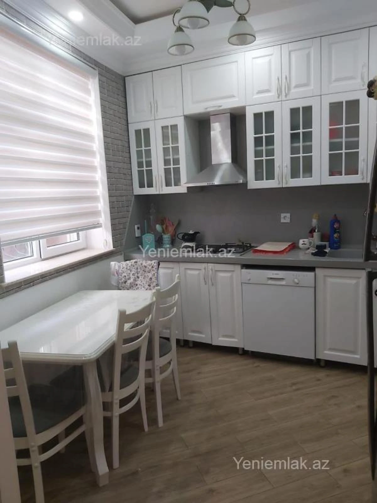 Satılır 10 otaqlı həyət evi 341 m²