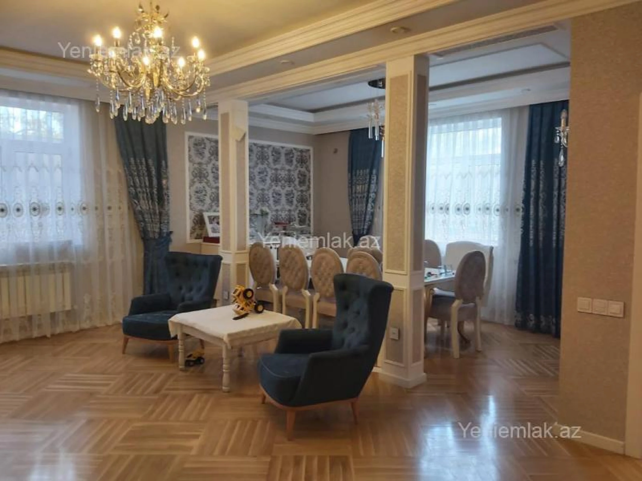 Satılır 10 otaqlı həyət evi 341 m²