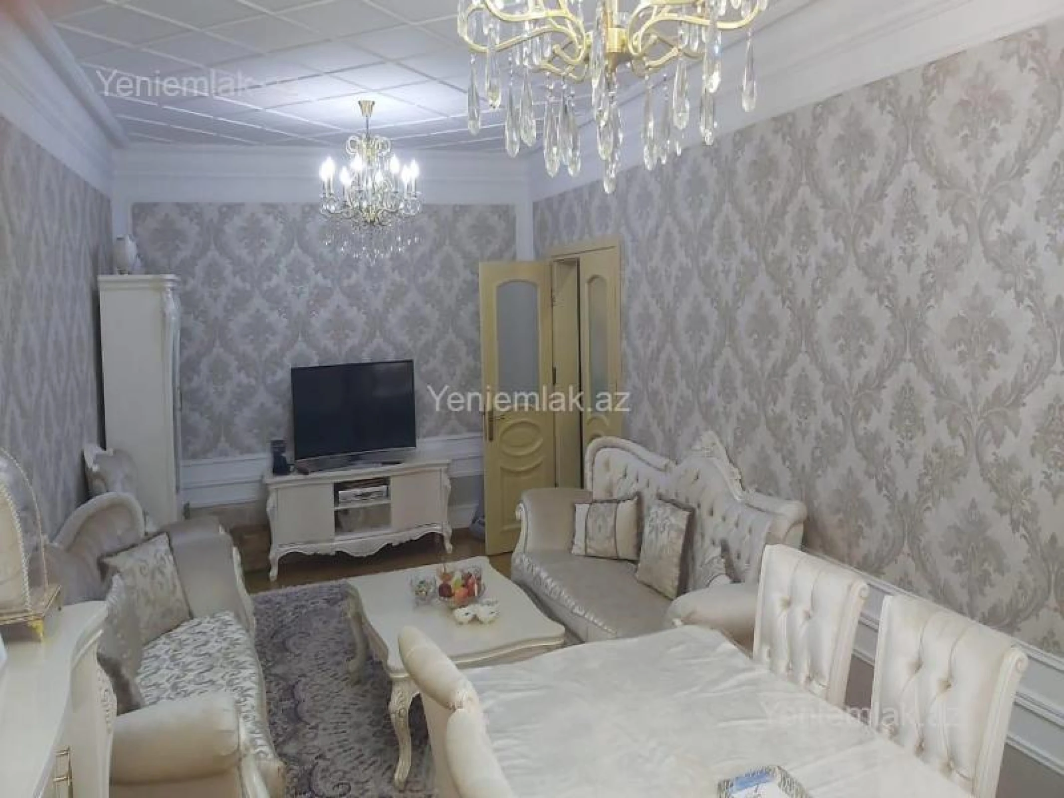 Satılır 10 otaqlı həyət evi 341 m²