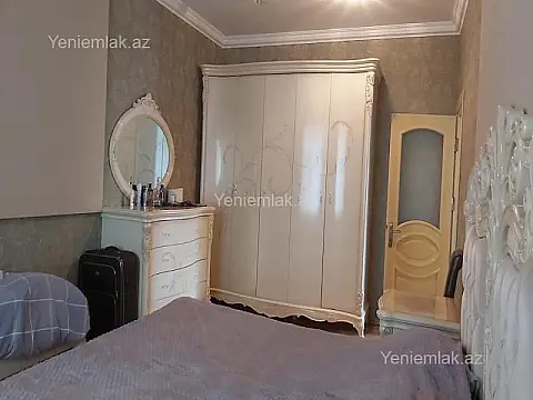 Satılır 10 otaqlı həyət evi 341 m²