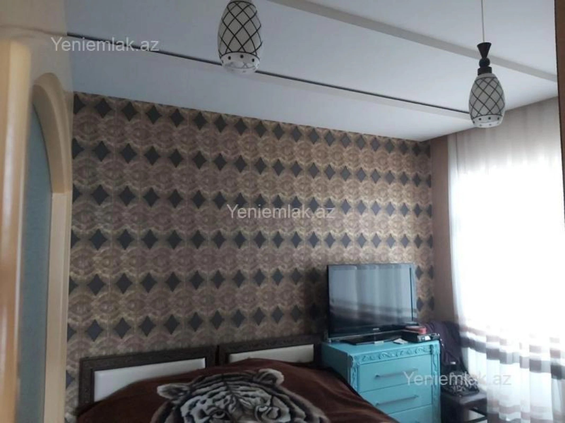 Satılır 10 otaqlı həyət evi 341 m²