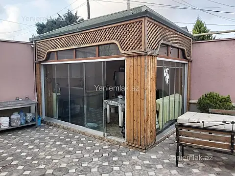 Satılır 10 otaqlı həyət evi 341 m²