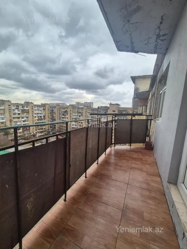 Satılır 4 otaqlı köhnə tikili 100 m²