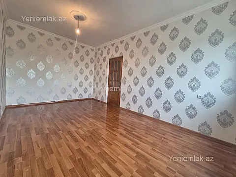 Satılır 4 otaqlı köhnə tikili 100 m²